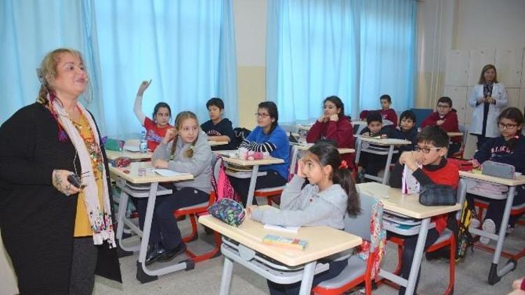 Çocuk Edebiyatının Ünlü İsminden Öğrencilere “Şiir Atölyesi” Dersi