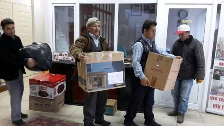 Gediz Halk Eğitimi Merkezi’nden Bayırbucak Türkmenleri’ne Destek