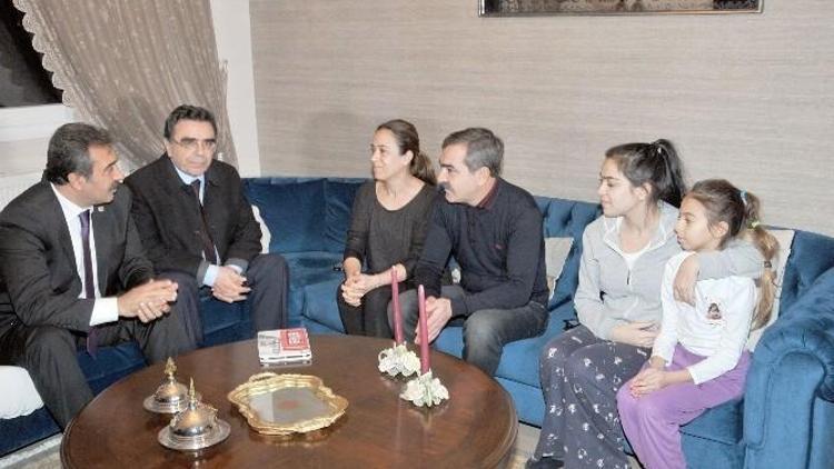 Soner Çetin’den Çat Kapı Sürprizi