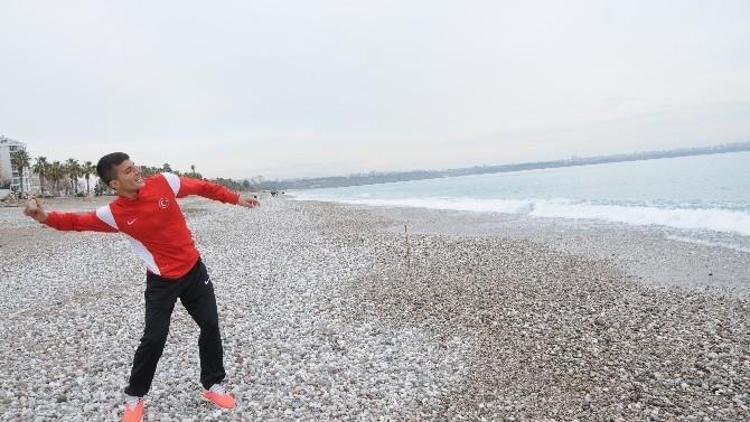 Mardin’de Polise Taş Atıyordu, Bugün Antalya’da Atletizm Milli Takımı Kampında Ülkesi İçin Ter Döküyor