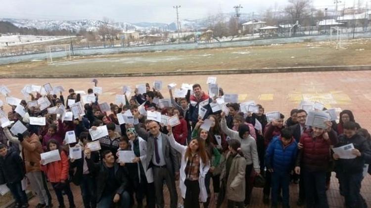 Yenipazar’da Öğrencilerin Karne Sevinci