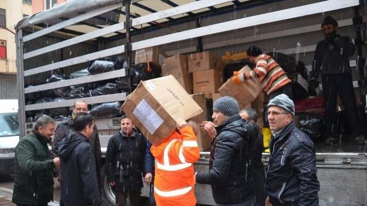 AK Parti’den Bayır Bucak Türkmenlerine Yardım