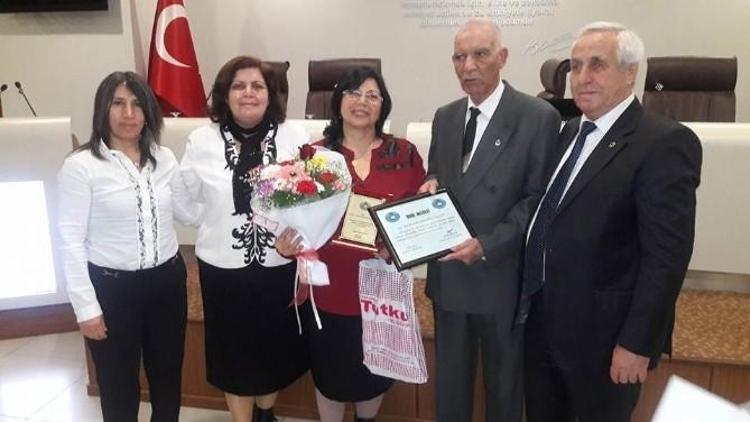 ’Porsuk Şiir Akşamları’nda Plaket Ve Onur Ödülleri Verildi