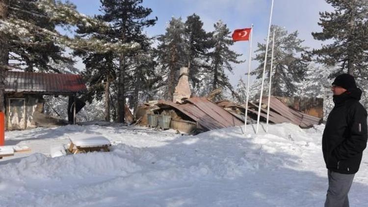 Kayak Merkezi’nde Korkutan Yangın