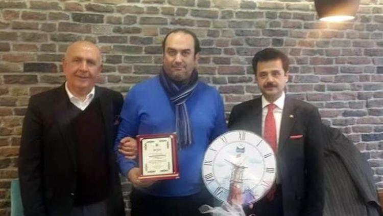 Erzurum’un Çınarlık ‘Yücelik Ailesi’ne Vefa Plaketi