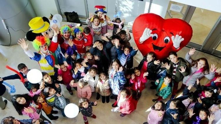 Tatile Şenlikle Merhaba Dediler