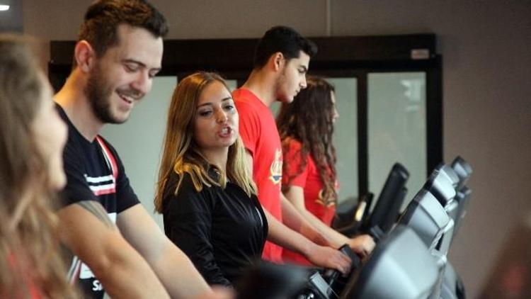 Göl Manzarası Eşliğinde Spor Keyfi