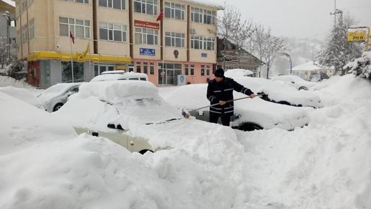 Başçiftlik’de Kar Kalınlığı 1.5 Metreyi Geçti