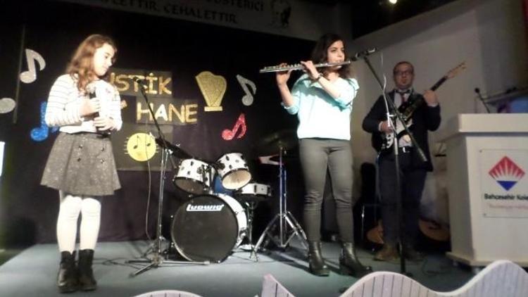 Bahçeşehir’de Akustik Sahne Performansları