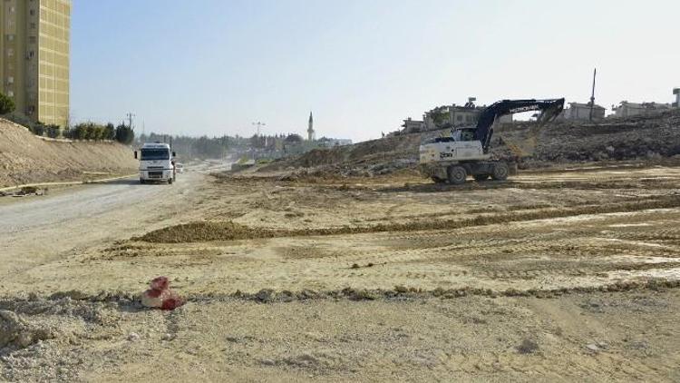 Büyükşehir’de Yeni Yol Açma Ve Bakım Çalışmaları Devam Ediyor