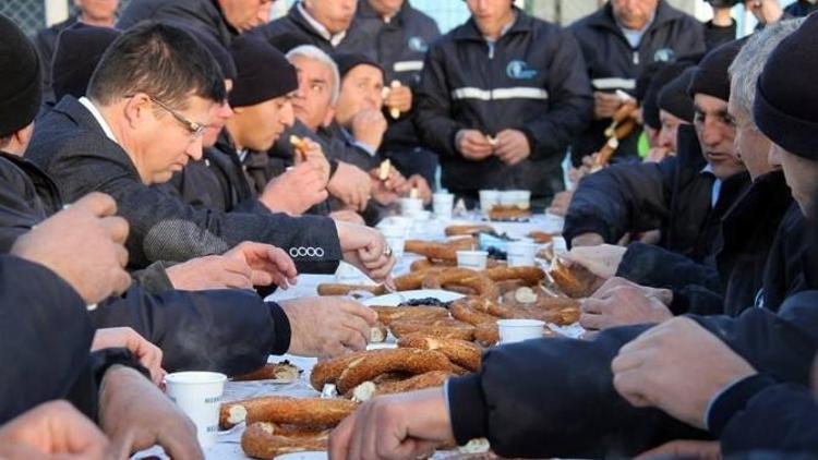 Başkan Subaşıoğlu, Fen İşleri Çalışanları İle Kahvaltı Yaptı