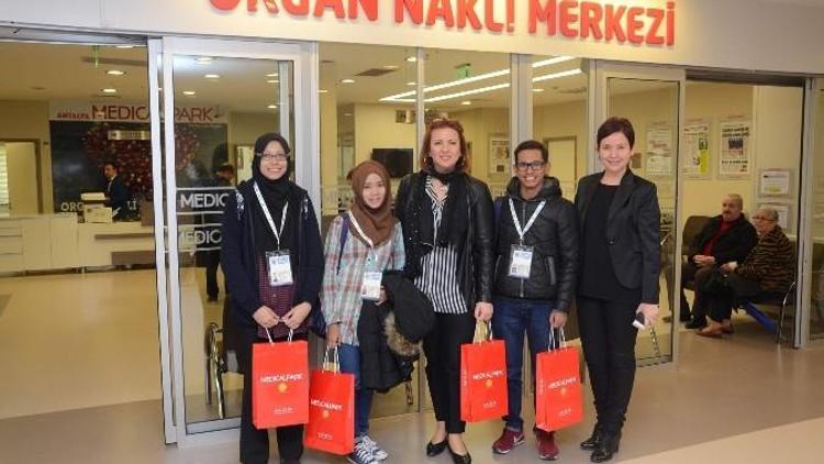 Yabancı Öğrencilerden Hastane Ziyareti