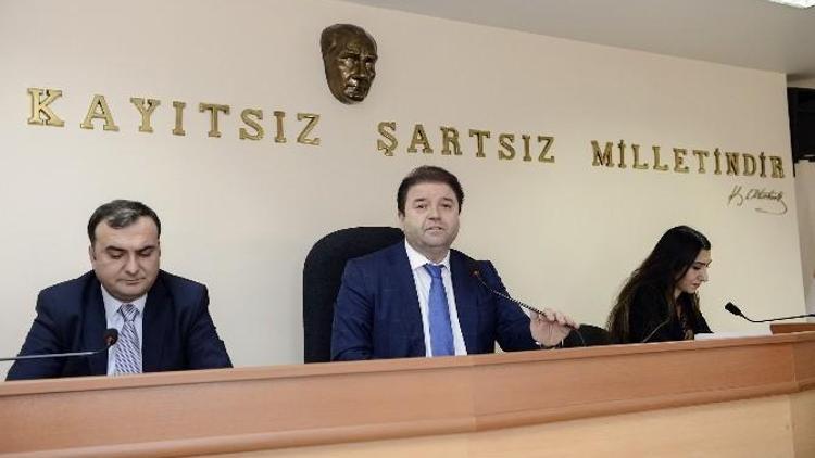 Mustafa Koç Ve Kamer Genç Belediye Meclisi’nde Anıldı