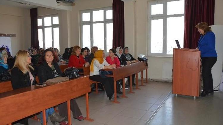 Anne Üniversitesi Eğitimleri Başladı