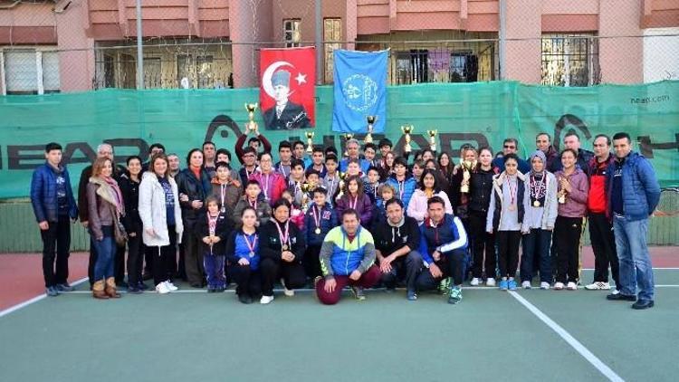 Yıldızlar Ve Gençler Tenis İl Birinciliği Kış Kupası Sona Erdi