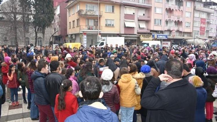 Dursunbey Belediyesi Takdirlik Öğrencileri Ödüllendirdi