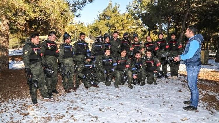 Öğretmenler, Paintball İle Stres Attı