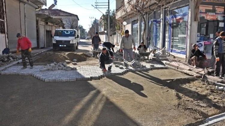 Bozulan Yollar Yenileniyor