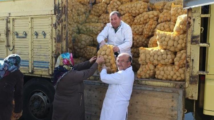 Niğde Belediyesinden Bin Aileye 20 Ton Patates Yardımı