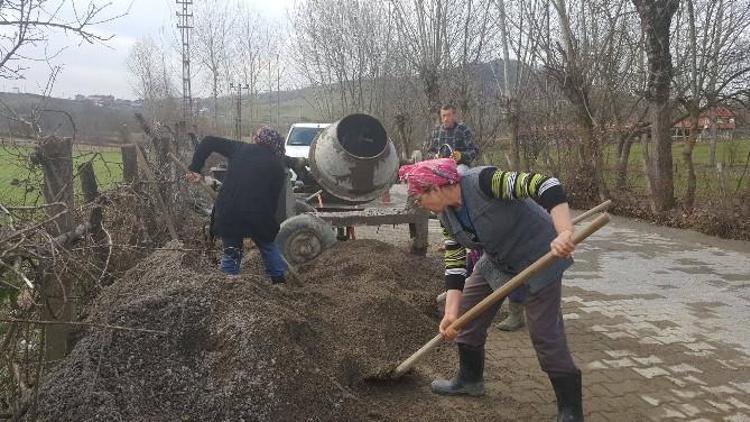 Kadın İşçilerden Alt Yapı Çalışmalarına Destek