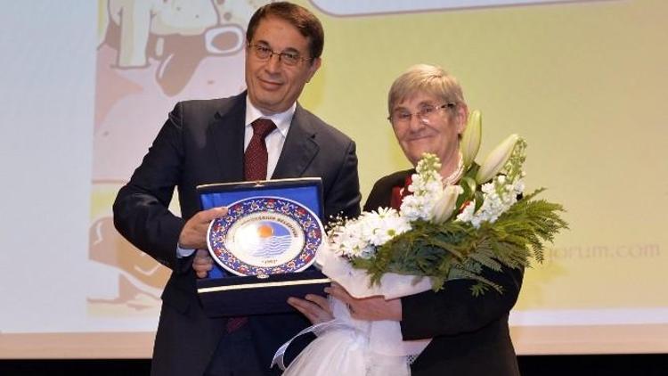 Prof. Karatay, Mersin’de Sağlıklı Beslenmeyi Anlattı