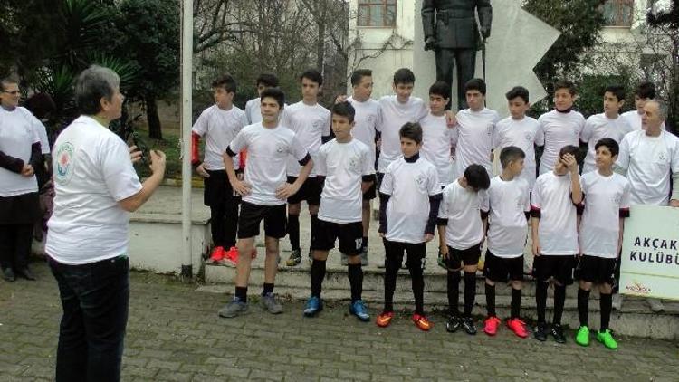 Minik Futbolculara Bir İyilik Yap Projesi