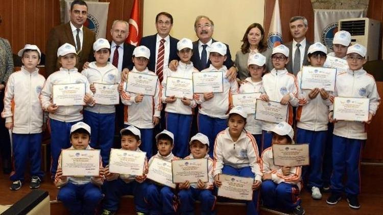 Sarıkeçili Çocuklar İlk Kez Sinema Ve Tiyatroyla Tanıştı