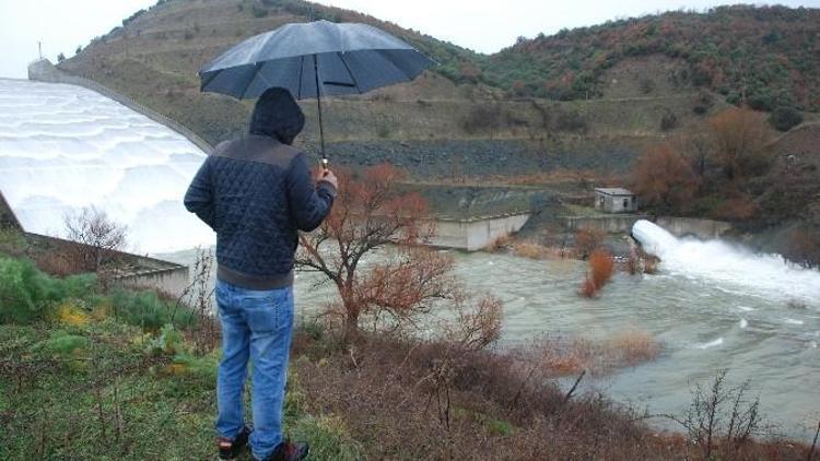 Bayramiç’te Baraj Kapakları Açıldı