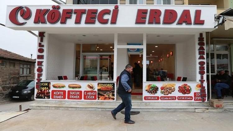 ’Köfteci Erdal’ Yeni Yerinde Hizmete Başladı