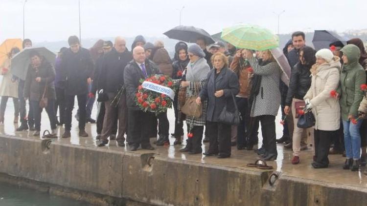 Sinoplu Mübadiller Denize Çelenk Bıraktı