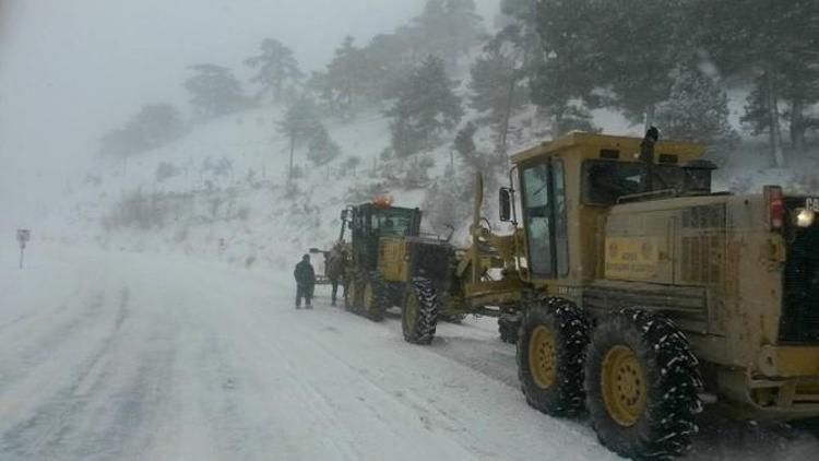 Sertavul Geçidi Zincirsiz Geçit Vermiyor