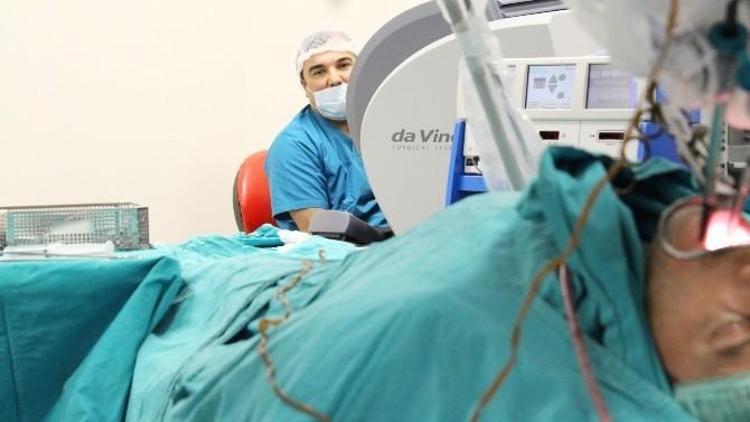 Robot Cerrahi İle Ağız İçi Kanser Ameliyatı