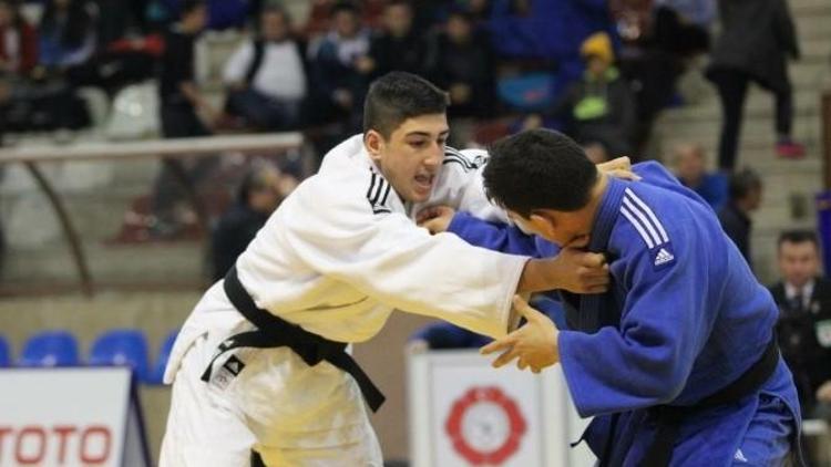 Türkiye Judo Şampiyonası’na Büyükşehir Damgası