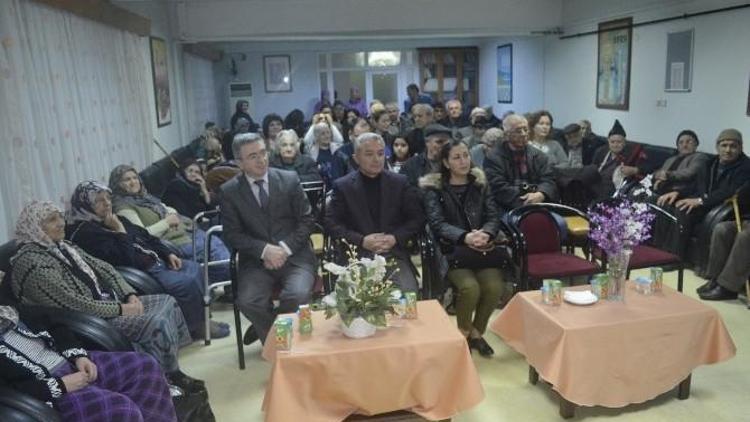 Belediye Korosu Huzurevi Sakinleri İçin Sahne Aldı