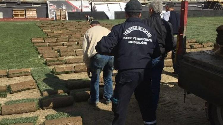 19 Mayıs’ın Çimlerine Yunusemre’den İşçilik Desteği