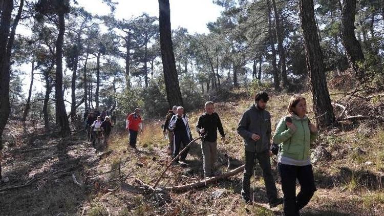 Bayraklı Belediyesi’nden Doğa Yürüyüşüne Davet