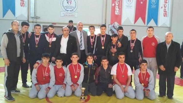 Yeşilyurt Belediyespor Güreş Takımı, İl Şampiyonası’nı Birinci Tamamladı