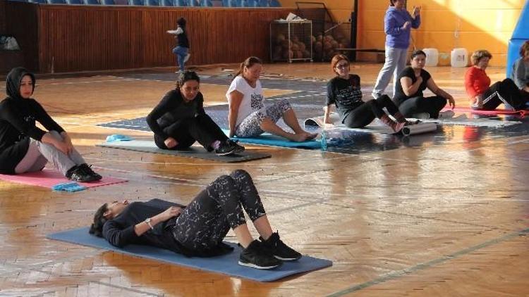 Fethiyeli Ev Hanımlarına Pilates Kursu