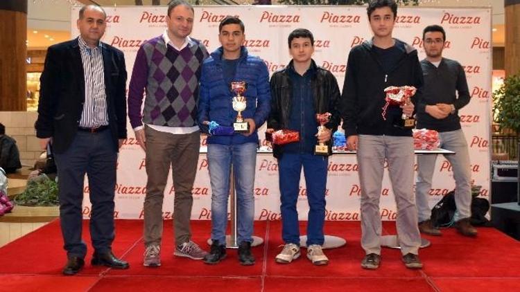 Piazza’da Satranç Ustaları Ödüllendirildi