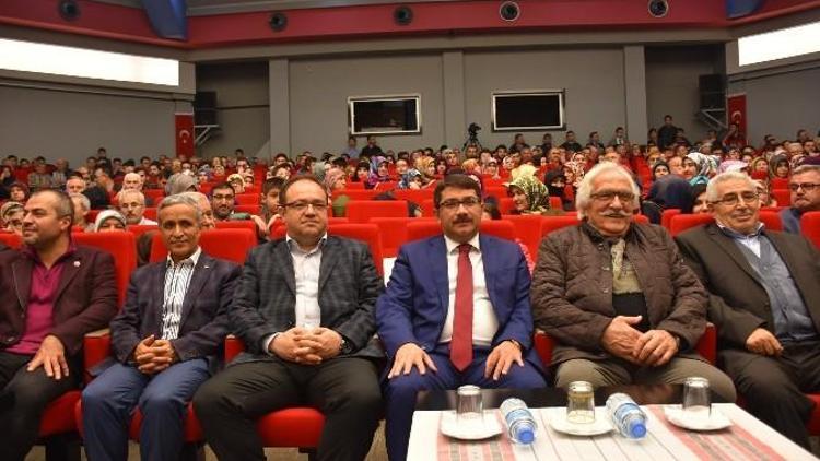 Manisa’da Tarihçi-yazar Bahadıroğlu Sevgisi Salonlara Sığmadı