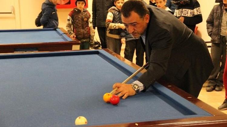 Şükrü Nazlı Bilardo’da Gençlere Taş Çıkarttı