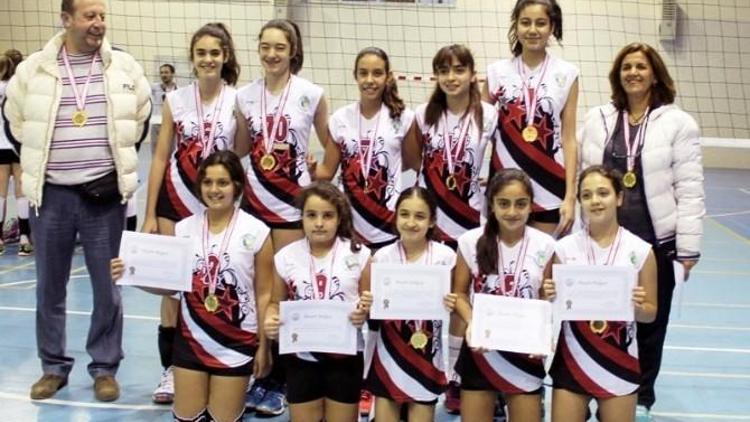 Mersinli Öğrencilerin Voleybol Başarısı