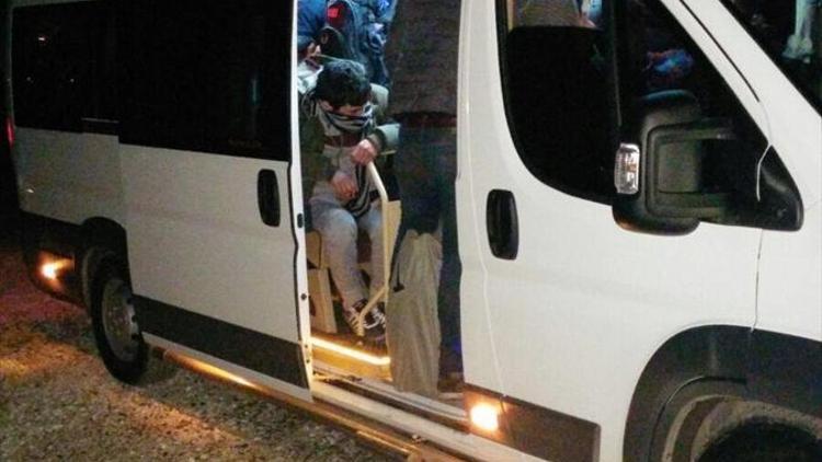 Edirnede 144 sığınmacı ve kaçak yakalandı
