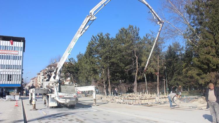 Taşköprüde yeni meydan yapımı