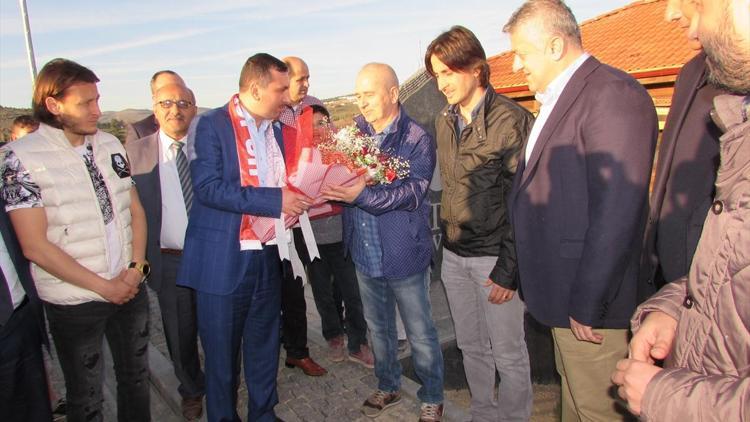 Samsunspor yönetimi ve sporcuları Kavak ilçesini ziyaret etti