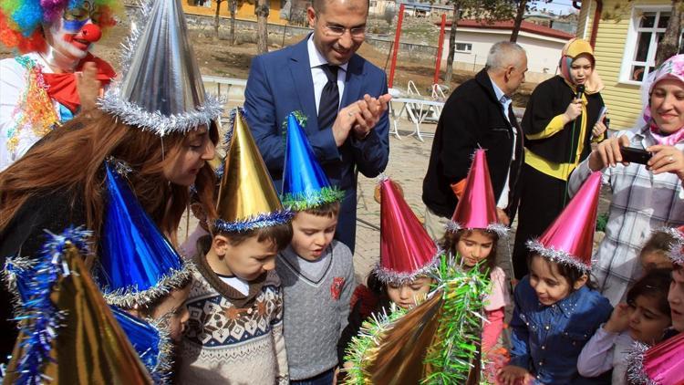 Hafik’te anaokulu öğrencileri doğum günlerini birlikte kutladı