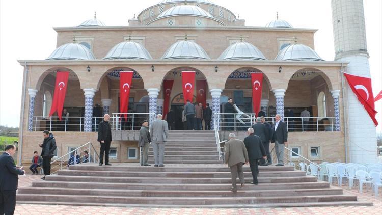 Bafrada Mehmet Akif Camisi ibadete açıldı