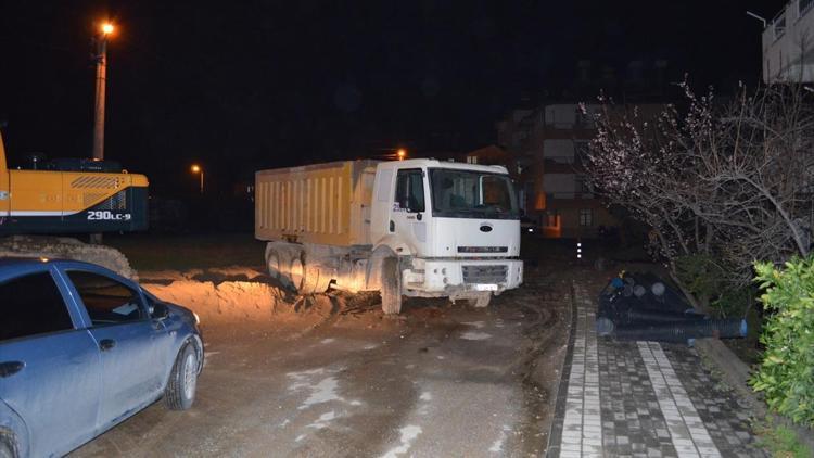 Manavgat’ta kum ve odun hırsızları yakalandı