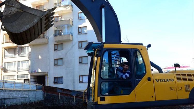 Trabzonda iş makinelerinden akaryakıt hırsızlığı
