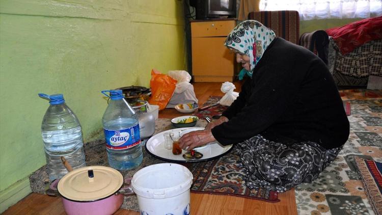 Onun en büyük hayali tek odalı bir evinin olması